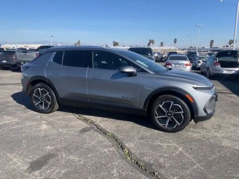 New 2026 Chevrolet Equinox EV LT FWD image 8