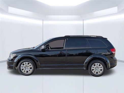 Used 2019 Dodge Journey SE FWD image 2