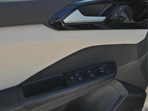 New 2026 Volkswagen Taos S FWD image 16