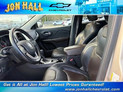 Used 2015 Jeep Cherokee Limited w/ Luxury Group image 18