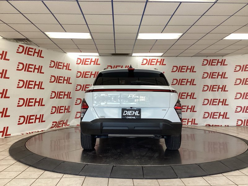 Used 2024 Hyundai Kona SEL AWD/4WD image 6