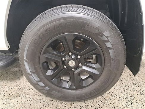 Used 2021 Toyota 4Runner SR5 Premium image 8