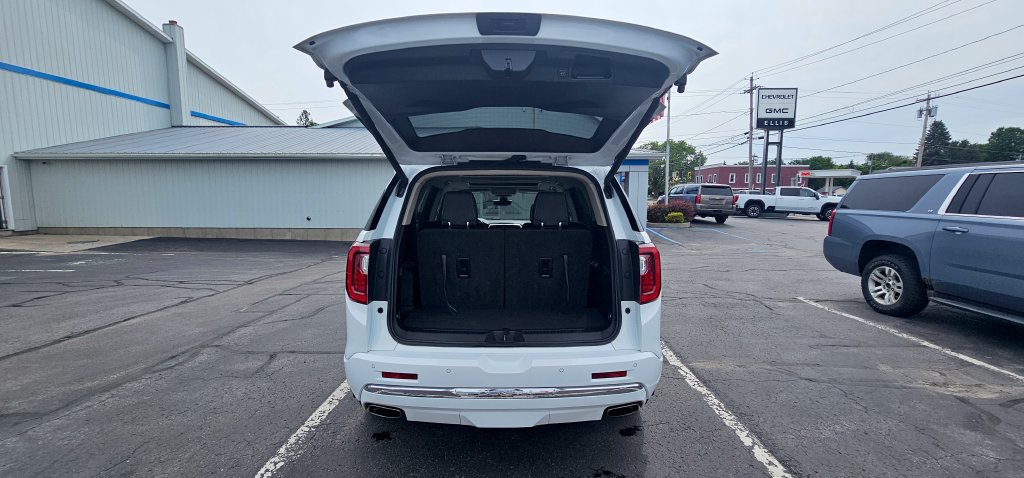 Used 2022 GMC Acadia Denali w/ GMC Pro Grade Package AWD/4WD image 11