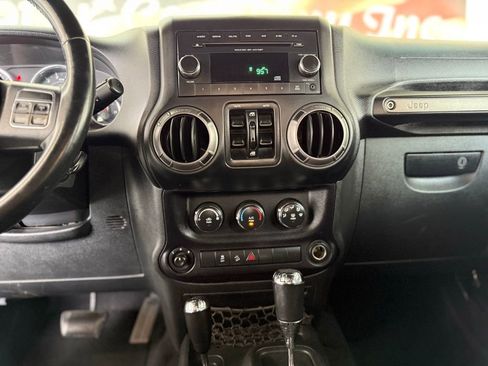 Used 2018 Jeep Wrangler Unlimited Sport S image 28