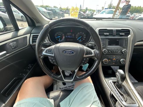 Used 2014 Ford Fusion SE w/ Equipment Group 202A FWD image 27