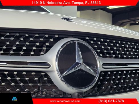 Used 2020 Mercedes-Benz GLC 300 4MATIC image 4