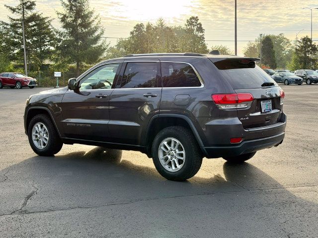 Used 2019 Jeep Grand Cherokee Laredo w/ Security & Convenience Group AWD/4WD image 5