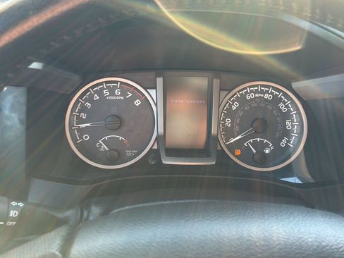 Used 2019 Toyota Tacoma SR5 AWD/4WD image 38