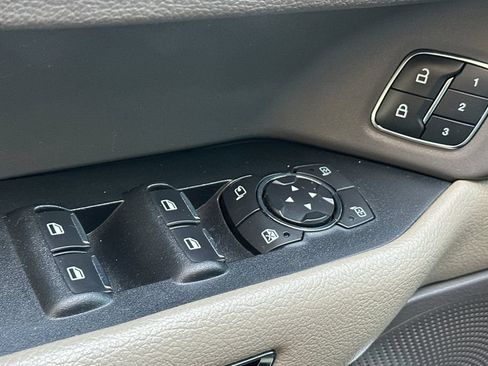 Used 2019 Ford Expedition Limited w/ Texas Edition Package RWD image 11