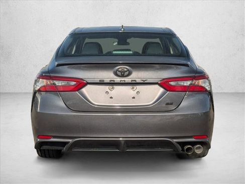 Used 2019 Toyota Camry SE image 6