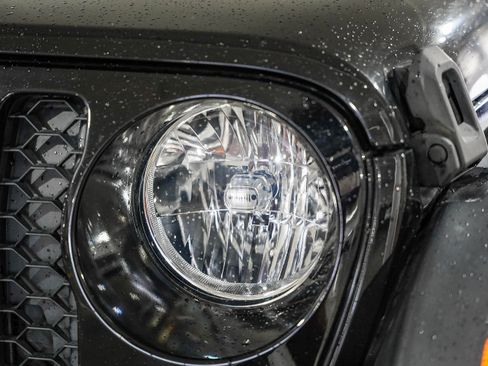 Used 2020 Jeep Gladiator Sport w/ Quick Order Package 24S image 4