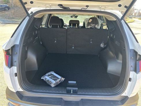 New 2025 Hyundai Tucson SEL image 18