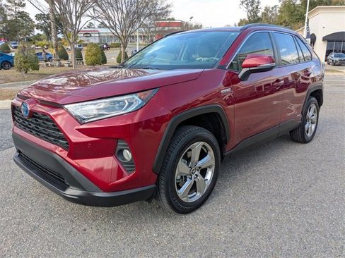Used 2021 Toyota RAV4 XLE Premium image 6