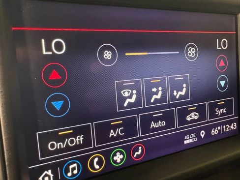 Used 2019 Chevrolet Silverado 1500 LTZ image 37