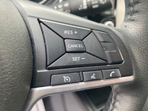 Used 2020 Nissan Rogue SV image 44