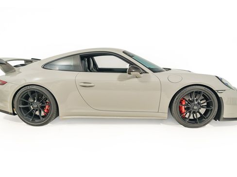 Used 2018 Porsche 911 GT3 RWD image 10