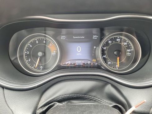 Used 2019 Jeep Cherokee Trailhawk w/ Cold Weather Group AWD/4WD image 18