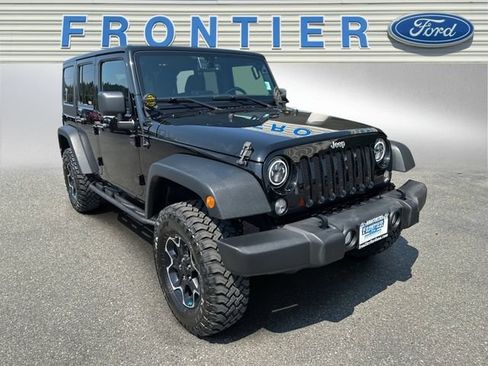 Used 2016 Jeep Wrangler Unlimited Rubicon w/ Connectivity Group AWD/4WD image 8