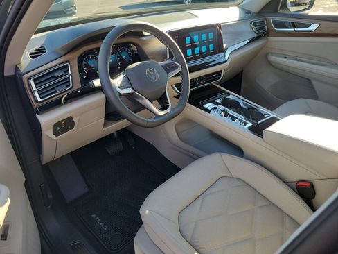 New 2026 Volkswagen Atlas SE image 30