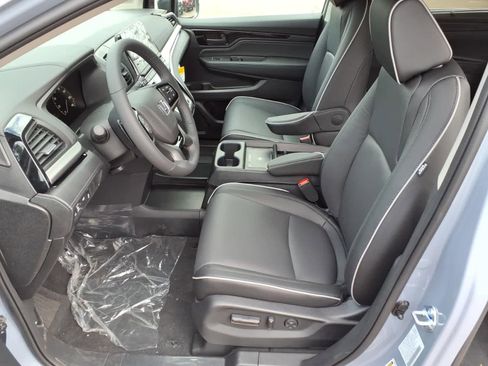 New 2026 Honda Odyssey Touring image 13
