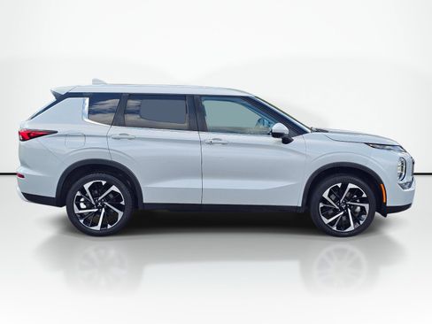 Used 2024 Mitsubishi Outlander SE Black Edition AWD/4WD image 7