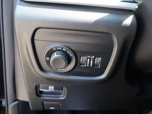 Used 2024 Jeep Grand Cherokee Altitude AWD/4WD image 14