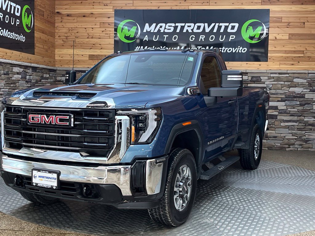Used 2025 GMC Sierra 3500 Pro AWD/4WD image 7