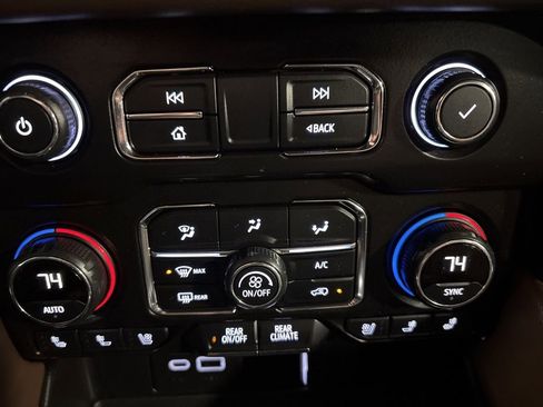 Certified 2021 Chevrolet Tahoe High Country w/ Premium Package image 29