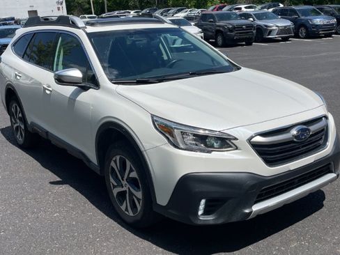 Used 2022 Subaru Outback Touring AWD/4WD image 3
