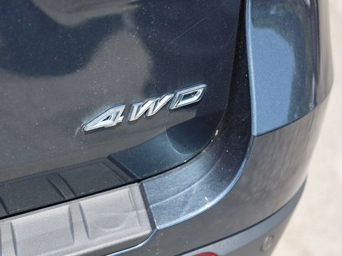 Used 2022 Ford Explorer XLT AWD/4WD image 10