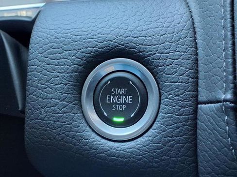 Used 2024 GMC Yukon XL Denali w/ Denali Reserve Package image 9