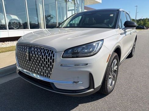 Used 2023 Lincoln Corsair FWD w/ Equipment Group 101A image 10