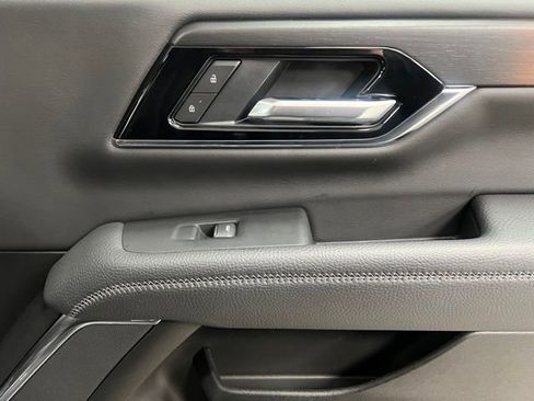 Used 2025 GMC Yukon XL Denali image 54