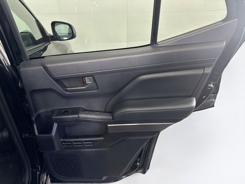 Used 2025 Toyota 4Runner SR5 image 30