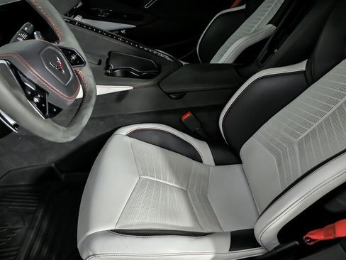 Used 2023 Chevrolet Corvette Stingray Premium Cpe w/ Z51 Performance Package RWD image 24