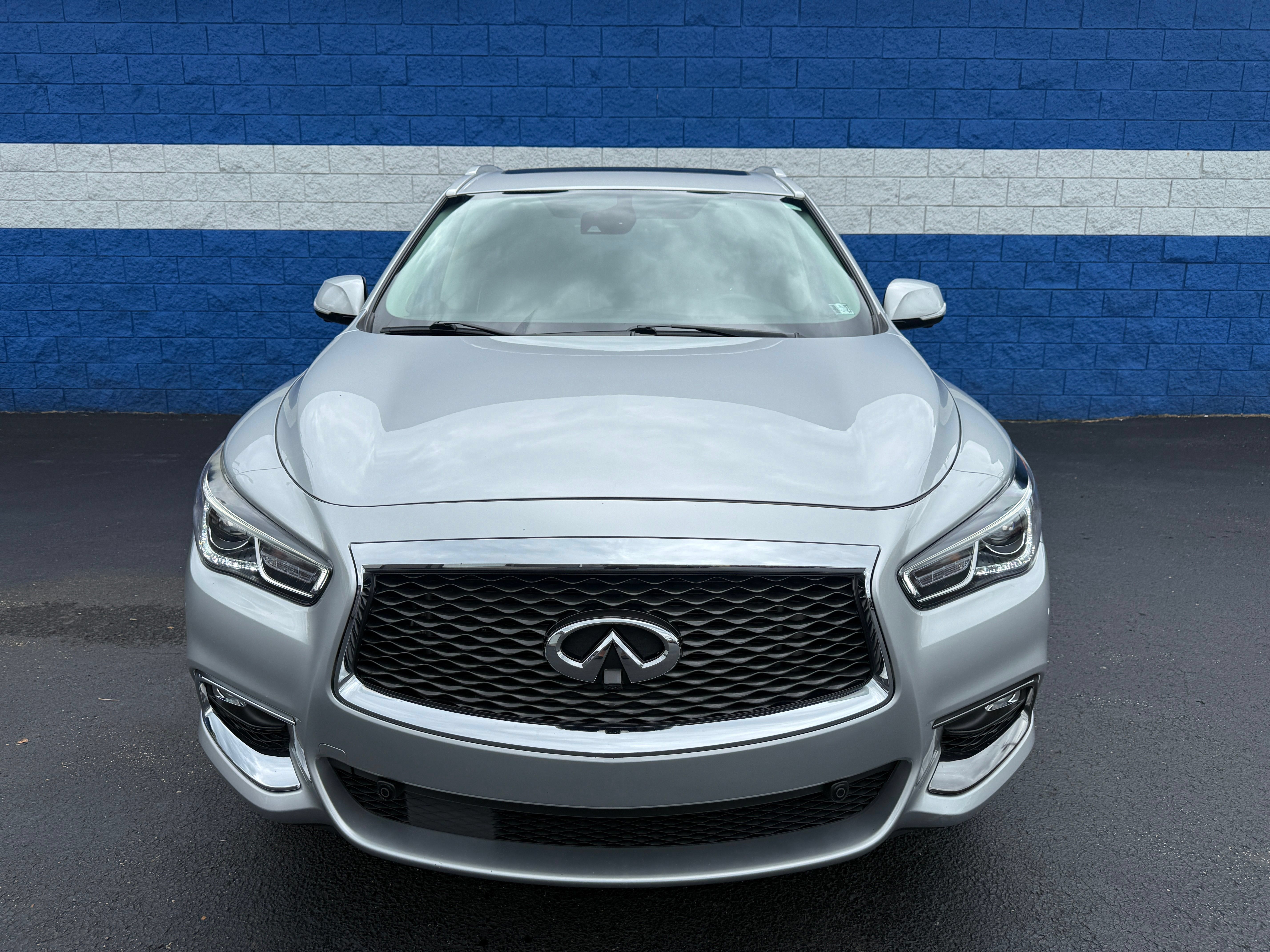 Used 2019 INFINITI QX60 Luxe w/ Essential Package AWD/4WD image 4
