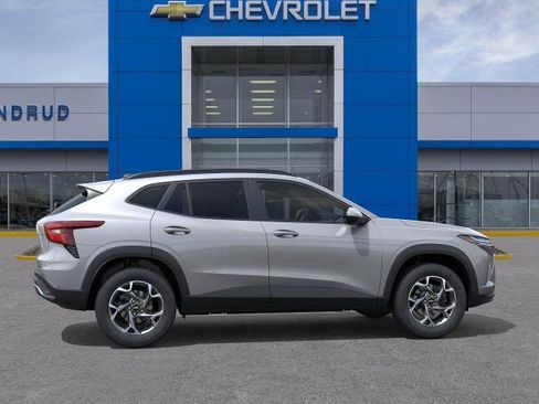 New 2026 Chevrolet Trax LT FWD image 29