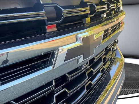 Used 2022 Chevrolet Tahoe Z71 w/ Luxury Package AWD/4WD image 35