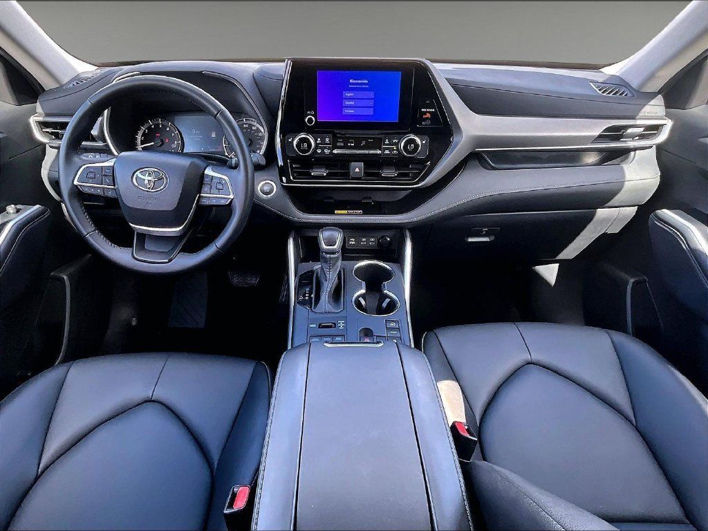 Used 2026 Toyota Highlander XLE AWD/4WD image 22