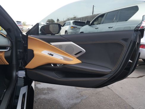 Used 2022 Chevrolet Corvette Stingray Premium Cpe w/ Z51 Performance Package image 8