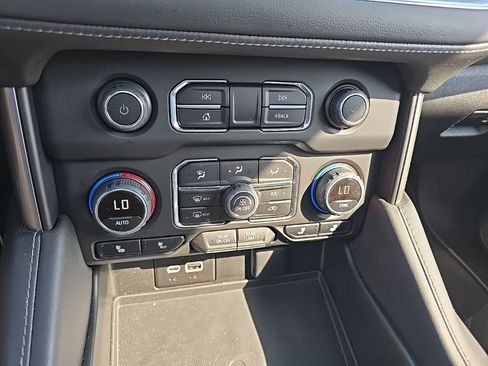 Used 2023 Chevrolet Tahoe Z71 w/ Luxury Package AWD/4WD image 28