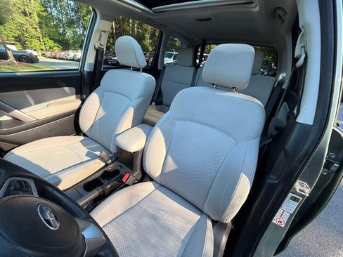 Used 2017 Subaru Forester 2.5i Premium w/ All-Weather Package AWD/4WD image 46