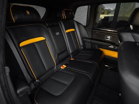 Used 2023 Rolls-Royce Cullinan Black Badge w/ Leather Finishing Pack AWD/4WD image 20