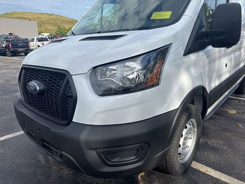 New 2025 Ford Transit 250 148 Medium Roof image 14