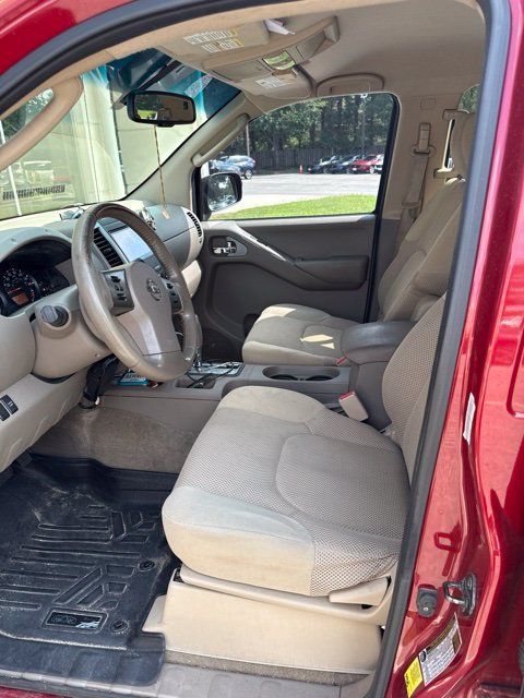 Used 2011 Nissan Frontier SV w/ SV Premium Utility Pkg AWD/4WD image 8