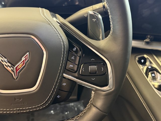 Used 2025 Chevrolet Corvette Stingray Preferred Cpe w/ Battery Protection Package RWD image 19