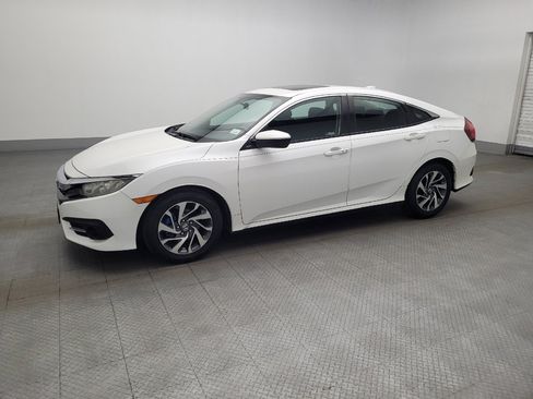 Used 2018 Honda Civic EX image 2