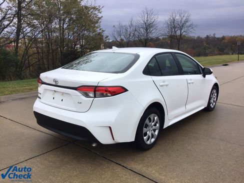 Used 2024 Toyota Corolla LE image 3