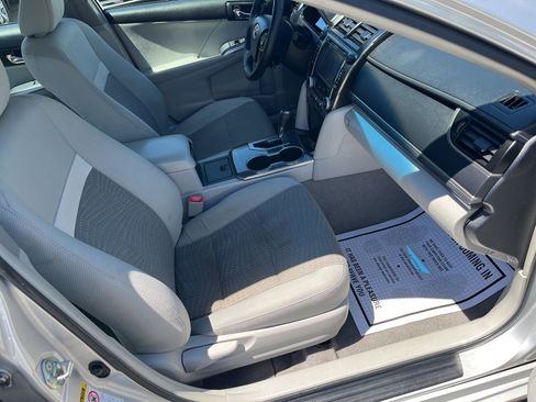 Used 2014 Toyota Camry XLE w/ Convenience Package FWD image 9