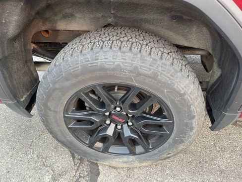 Used 2024 GMC Sierra 1500 Elevation w/ Preferred Package AWD/4WD image 4